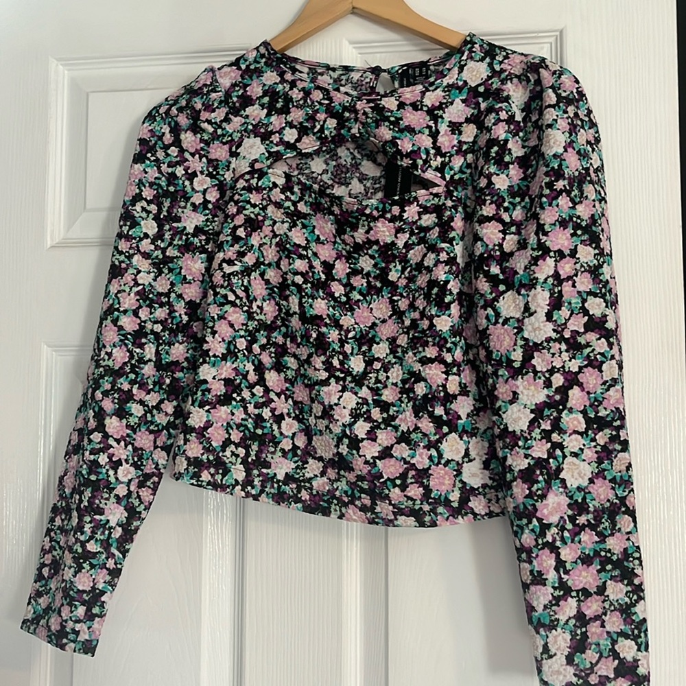 NWT purple pink top with key hole opening